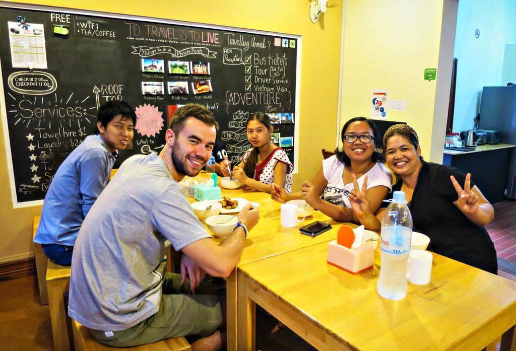 Envoy Hostel Phnom Penh Extérieur photo